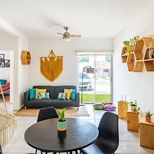 Lovely Cozy W/pool 2 Bedrooms. Great Location! Appartement